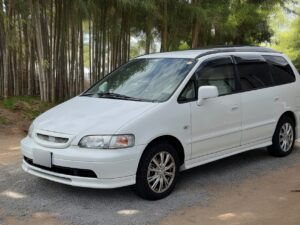 RHD Honda Odyssey in white from left front