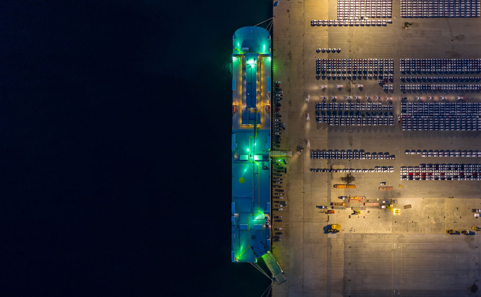 Ro-ro car carrier ship offloading